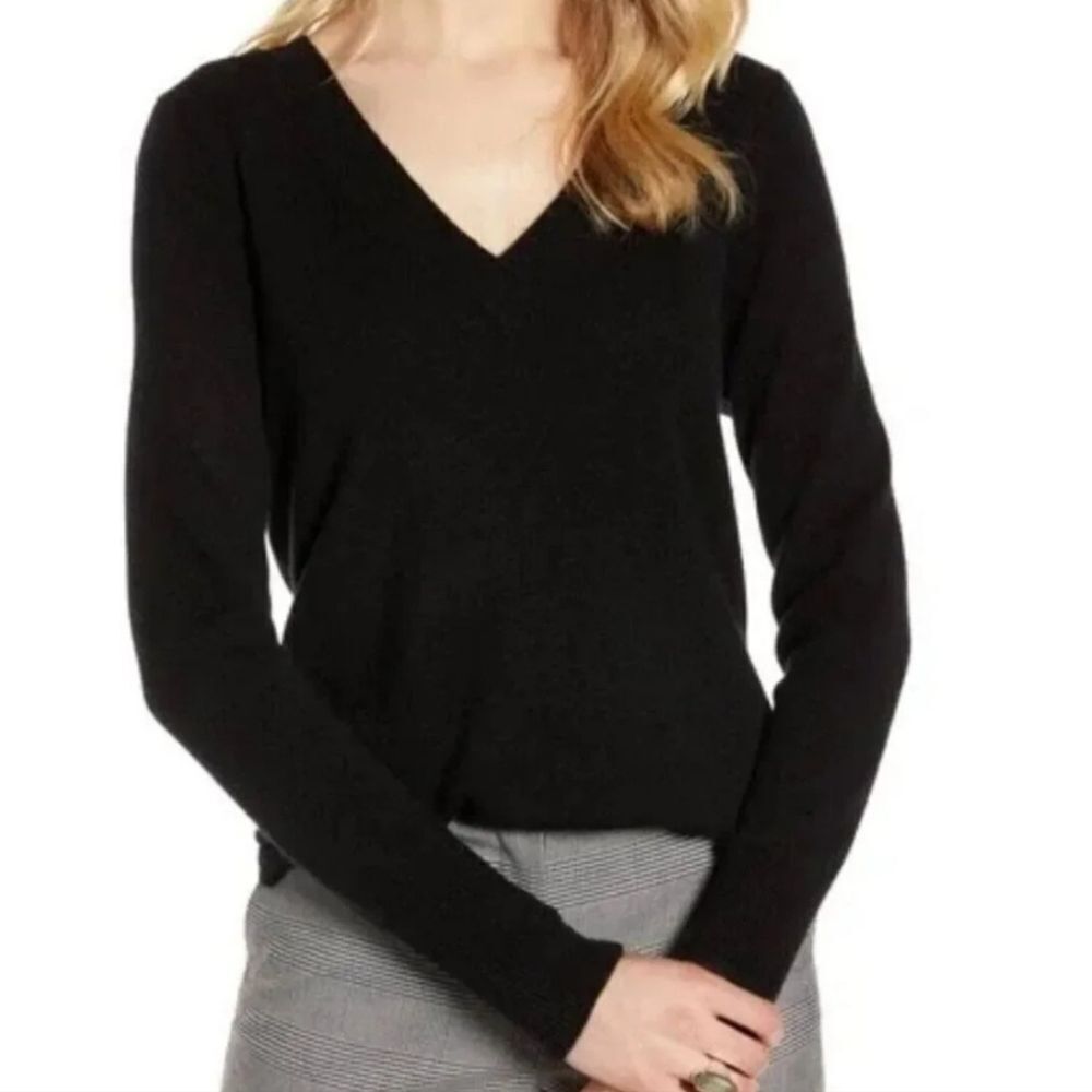 Halogen Black Cashmere Sweater. Preppy. Classic.